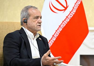 رئيس إيران يبحث جهود الوساطة خلال اجتماع مع قائد الجيش الباكستاني
