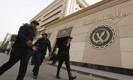 مصر تضبط سائحتين أجنبيتي أثناء قيامها بتصوير مقاطع خادشة
