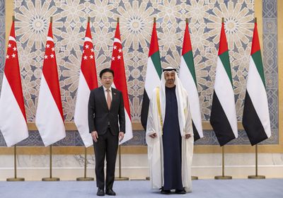 الشيخ محمد بن زايد يستقبل رئيس وزراء سنغافورة.. قفزة في التجارة والاستثمارات