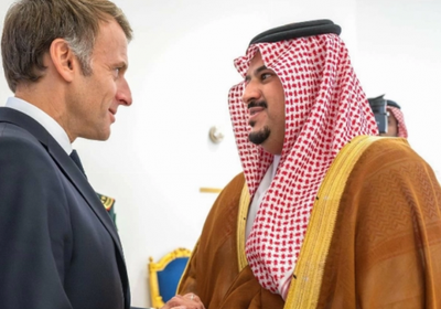 الرئيس الفرنسي يصل إلى الرياض