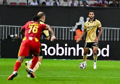 نيس يخطف فوزًا مثيرًا من بريست بالدوري الفرنسي