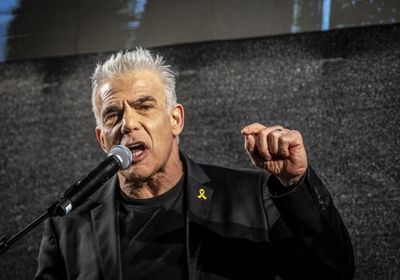 لابيد: انتخاب نتنياهو يعني استمرار تدهور صورة إسرائيل عالميًا