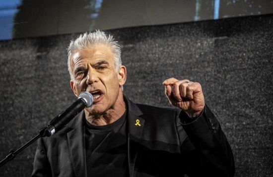 لابيد: انتخاب نتنياهو يعني استمرار تدهور صورة إسرائيل عالميًا