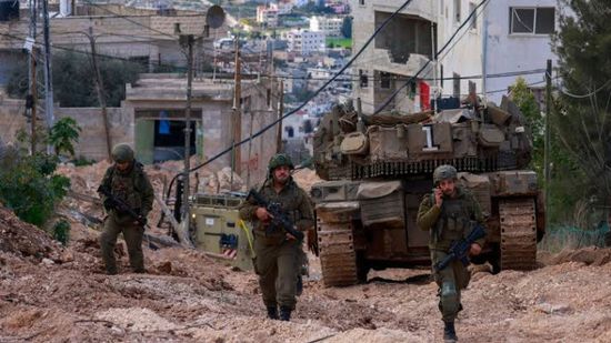 اعتقال 40 شخصًا في عمليات عسكرية للاحتلال بالضفة
