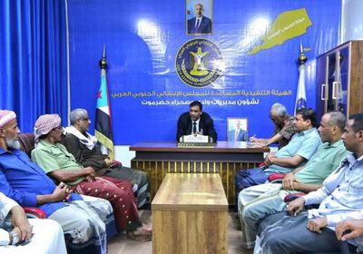 التميمي يطلع على سير التسجيل بالتعبئة العامة في شبام ورخية