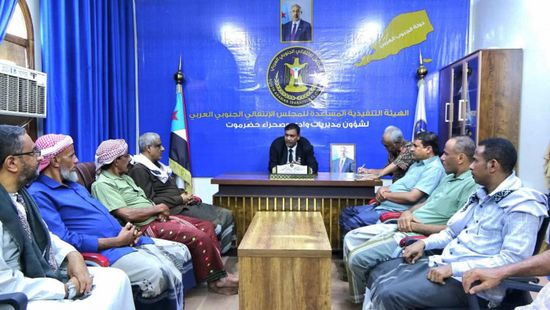 التميمي يطلع على سير التسجيل بالتعبئة العامة في شبام ورخية