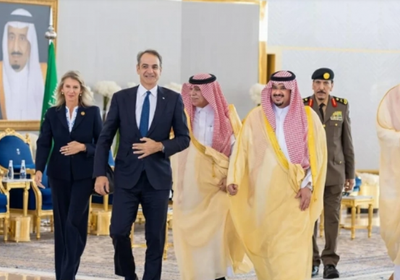رئيس الوزراء الهيليني يصل الرياض