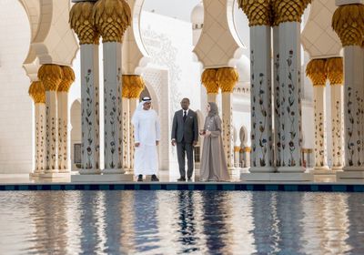 رئيس بنين يزور جامع الشيخ زايد الكبير في أبوظبي