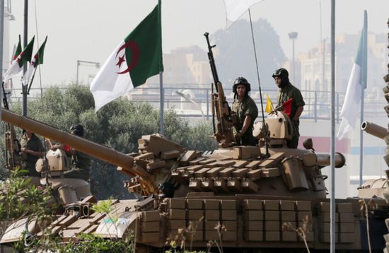 الرئيس الجزائري يأمر بإرسال وحدات من الجيش إلى النيجر