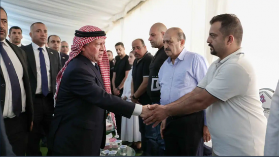 ملك الأردن يعزي ذوي ضحايا هجوم الكرك