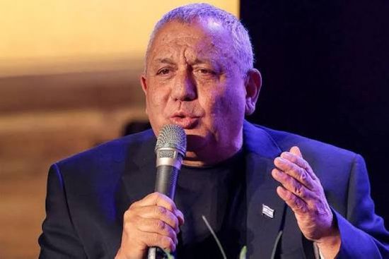 آيزنكوت يتعهد بالسماح لـ زامير بالبقاء في منصبه