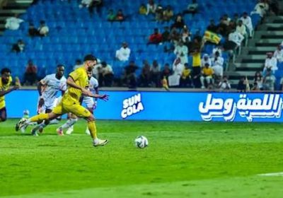 ركلة جزاء في الوقت القاتل تبقي الشرطة في القمة أمام الحسين