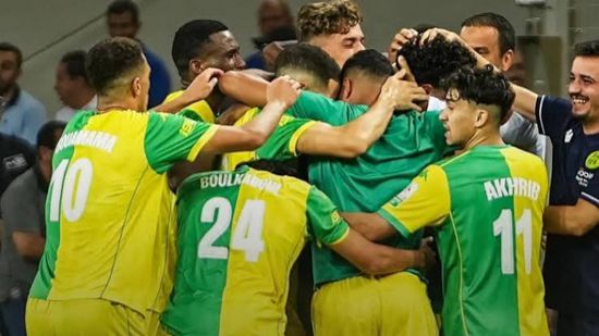 شبيبة القبائل يتصدر الدوري الجزائري بفوزه 1-صفر على الأبيار