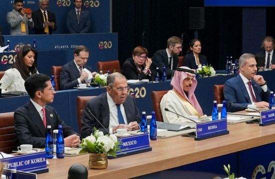 لافروف وروبيو يبحثان العلاقات الثنائية والتعاون في المحافل الدولية
